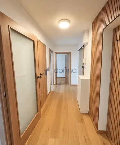 Pronájem bytu 3+kk, Praha, Vodnická, 84 m2