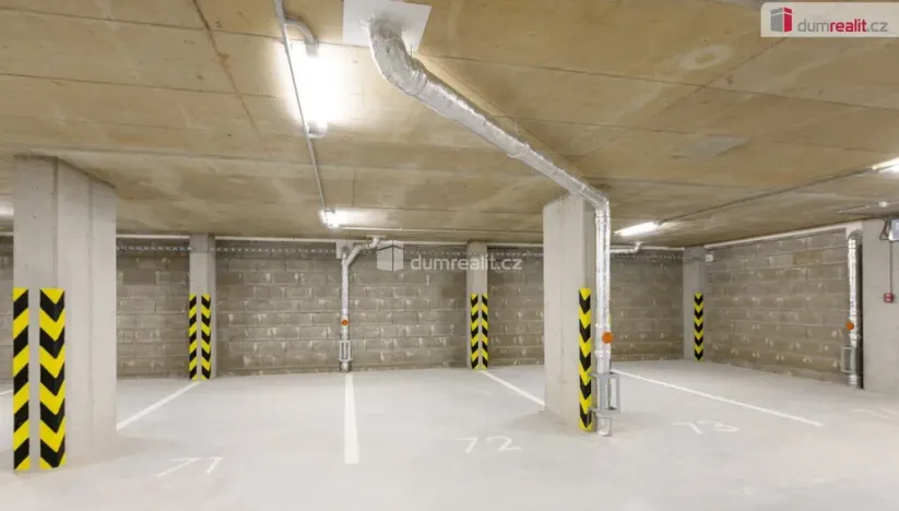 Pronájem bytu 2+kk, Plzeň - Jižní Předměstí, Goldscheiderova, 69 m2