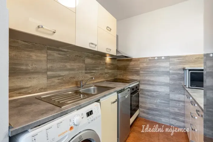 Pronájem bytu 2+kk, Praha - Řepy, Jiránkova, 45 m2
