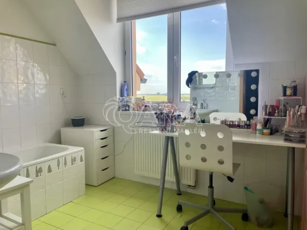Pronájem rodinného domu, Praha - Nebušice, Na závěji, 300 m2