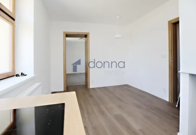 Pronájem bytu 1+1, Praha, Hošťálkova, 34 m2