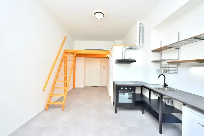 Pronájem bytu 1+kk, Praha - Vinohrady, Rejskova, 22 m2
