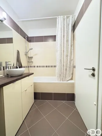 Pronájem bytu 2+kk, Praha, Modenská, 60 m2