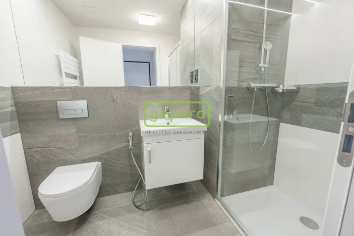 Pronájem bytu 1+kk, Praha, Pakoměřická, 27 m2