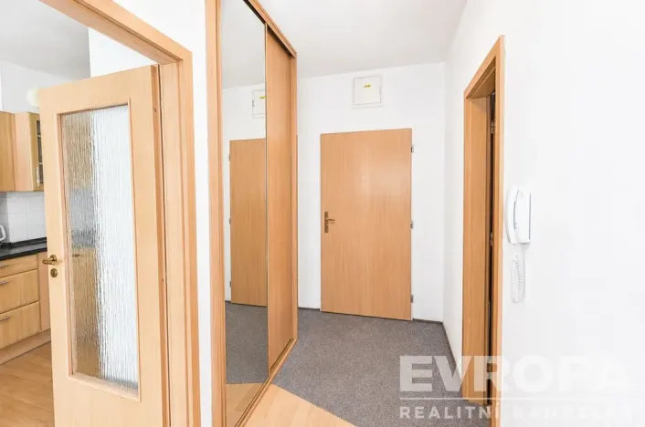 Prodej bytu 2+kk, Praha - Hlubočepy, Voskovcova, 51 m2