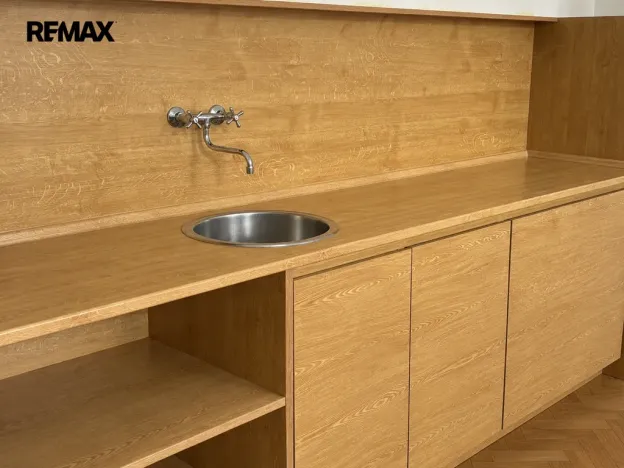 Prodej bytu 3+kk, Karlovy Vary, Zámecký vrch, 72 m2
