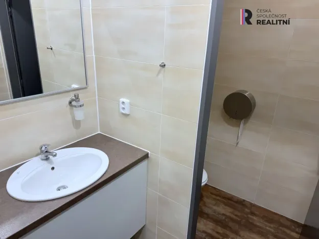 Pronájem kanceláře, Karlovy Vary, T. G. Masaryka, 411 m2