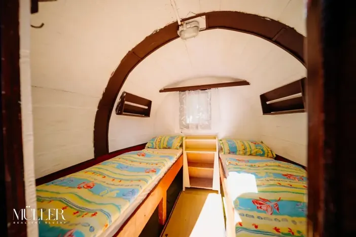 Prodej ubytování, Holice, 1644 m2