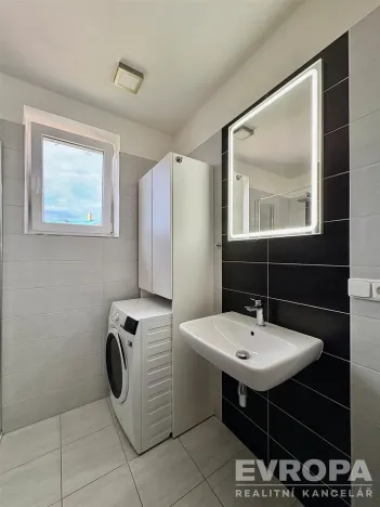 Prodej bytu 3+kk, Olomouc - Nedvězí, Jilemnického, 77 m2