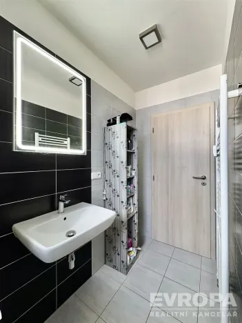 Prodej bytu 3+kk, Olomouc - Nedvězí, Jilemnického, 77 m2