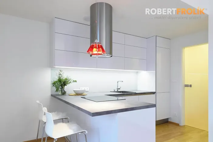 Pronájem bytu 2+kk, Praha - Liboc, Naardenská, 54 m2