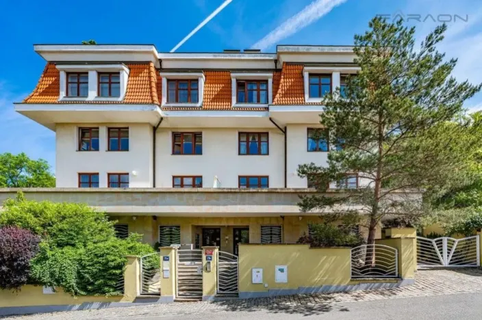 Pronájem bytu 2+kk, Praha - Vinohrady, Perucká, 75 m2