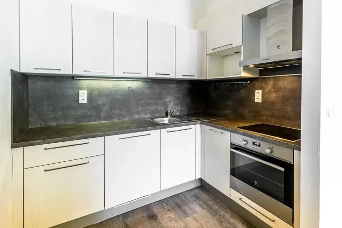 Pronájem bytu 1+kk, Praha - Holešovice, Na Maninách, 31 m2