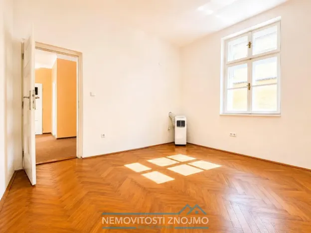 Pronájem kanceláře, Znojmo, Horní náměstí, 96 m2