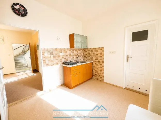 Pronájem kanceláře, Znojmo, Horní náměstí, 96 m2