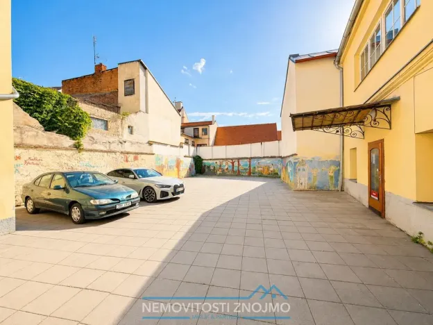 Pronájem kanceláře, Znojmo, Horní náměstí, 96 m2