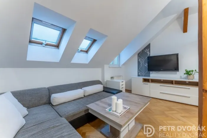 Prodej bytu 2+kk, Praha - Žižkov, Orebitská, 35 m2