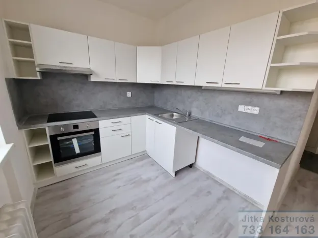 Pronájem bytu 2+1, Krnov - Pod Cvilínem, SPC S, 58 m2