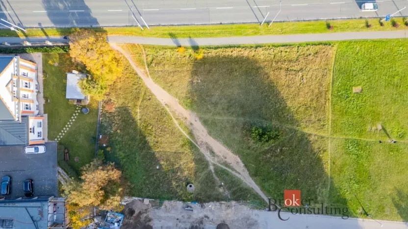 Pronájem komerčního pozemku, Hradec Králové, 1698 m2