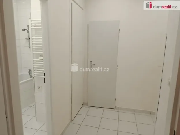 Pronájem bytu 1+kk, Praha - Strašnice, V předpolí, 25 m2