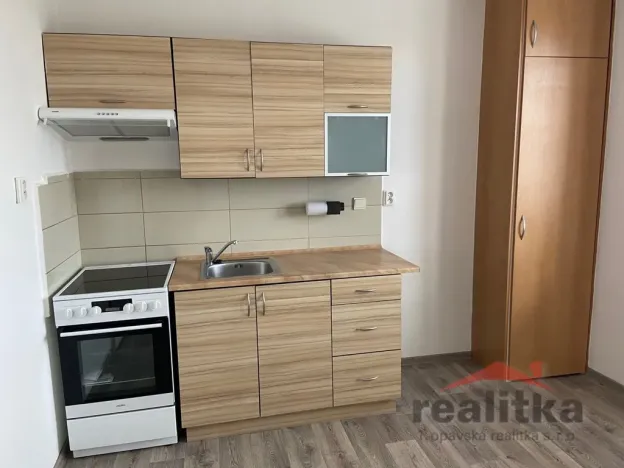 Pronájem bytu 1+1, Opava - Kylešovice, Bílovecká, 38 m2