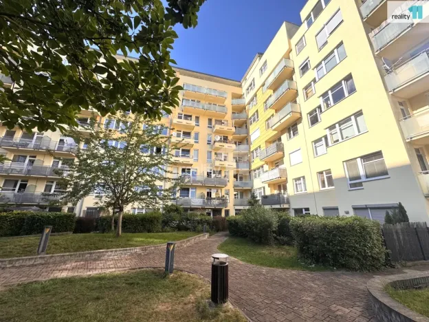 Pronájem bytu 2+kk, Praha - Řepy, Skuteckého, 57 m2