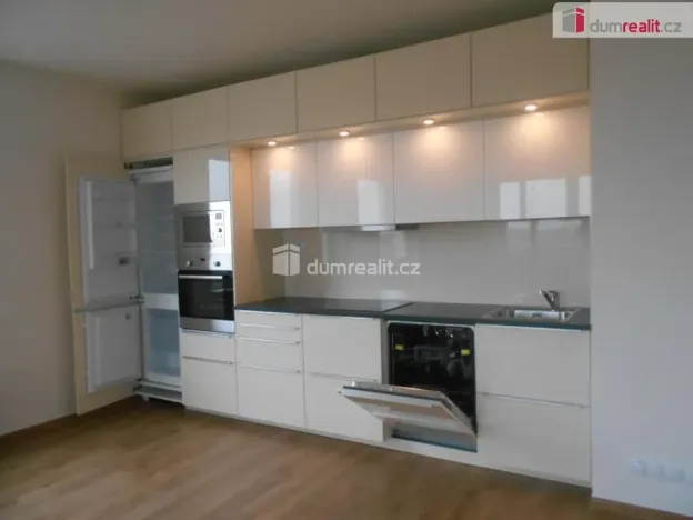 Pronájem bytu 2+kk, Praha - Horní Měcholupy, Modenská, 81 m2
