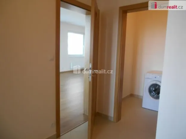 Pronájem bytu 2+kk, Praha - Horní Měcholupy, Modenská, 81 m2