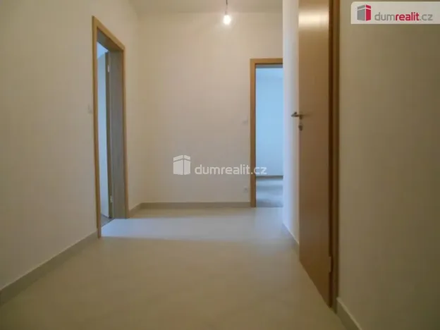Pronájem bytu 2+kk, Praha - Horní Měcholupy, Modenská, 81 m2