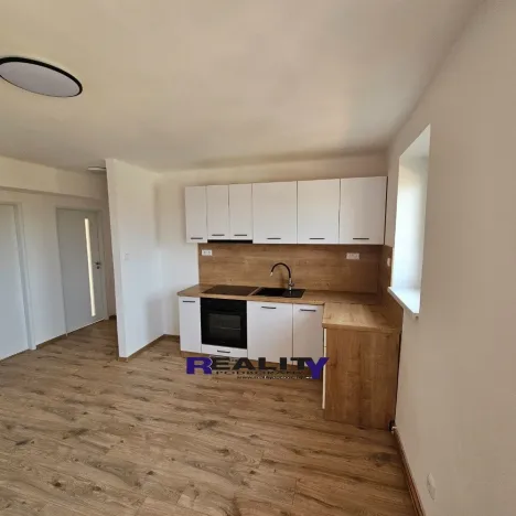 Prodej bytu 3+kk, Lubenec, 59 m2