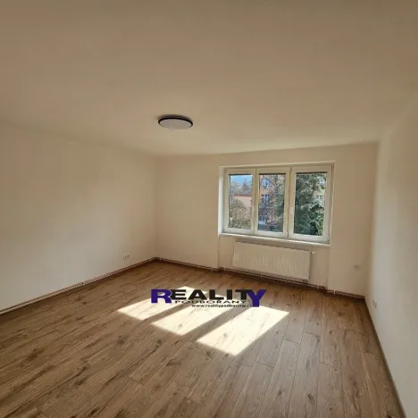Prodej bytu 3+kk, Lubenec, 59 m2