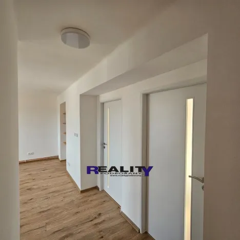 Prodej bytu 3+kk, Lubenec, 59 m2