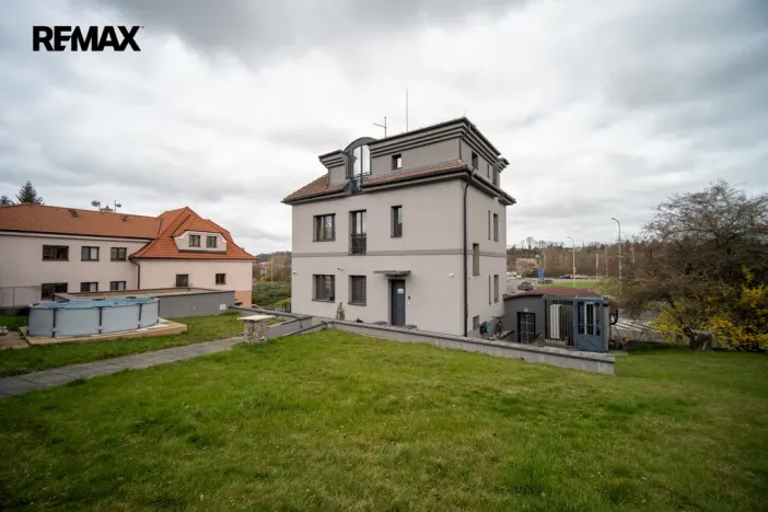 Pronájem rodinného domu, Praha - Hloubětín, Poděbradská, 188 m2