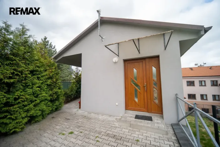 Pronájem rodinného domu, Praha - Hloubětín, Poděbradská, 188 m2