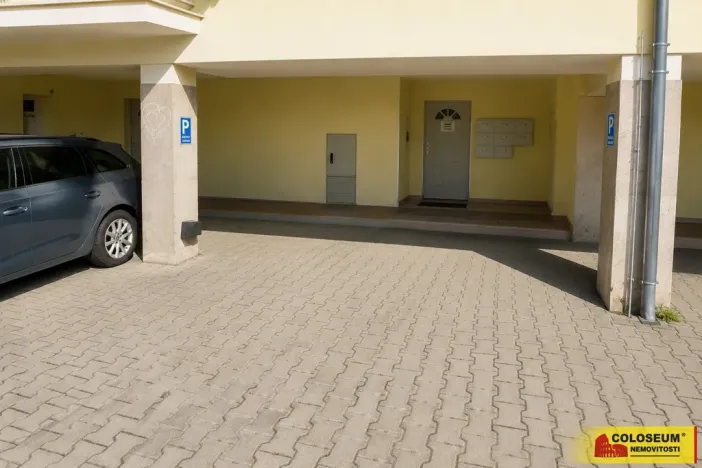 Pronájem garáže, Šlapanice, 60 m2