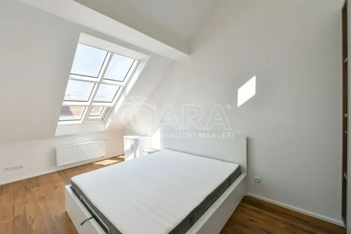 Pronájem bytu 2+kk, Praha - Žižkov, Bořivojova, 50 m2