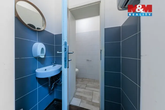 Pronájem obchodního prostoru, Karlovy Vary, Jaltská, 38 m2
