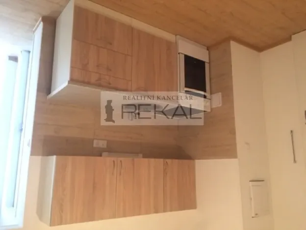 Pronájem bytu 2+kk, Praha - Smíchov, Kmochova, 48 m2