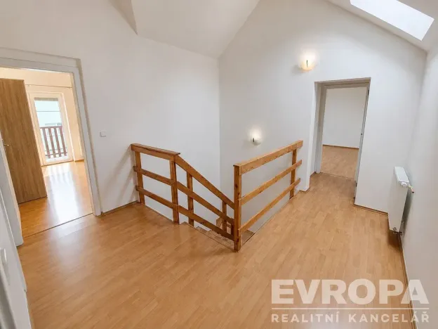 Pronájem rodinného domu, Průhonice, 200 m2