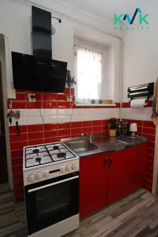 Prodej bytu 2+1, Karlovy Vary, Borová, 38 m2
