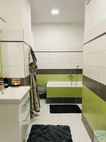 Pronájem bytu 2+kk, Krnov, nám. Míru, 54 m2