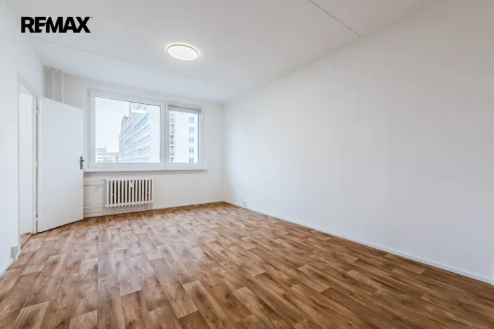 Pronájem bytu 1+kk, Praha - Troja, Sosnovecká, 29 m2