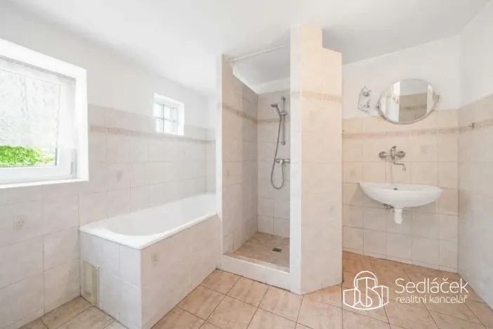 Prodej vícegeneračního domu, Nejdek, Limnická, 280 m2