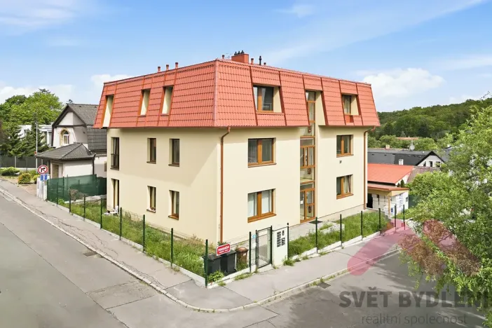 Pronájem garáže, Praha - Hloubětín, Pokorného, 11 m2