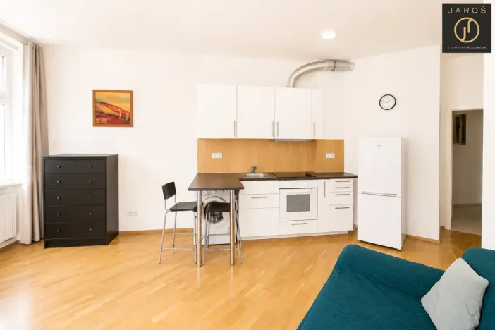 Pronájem bytu 1+kk, Praha - Libeň, Lihovarská, 25 m2