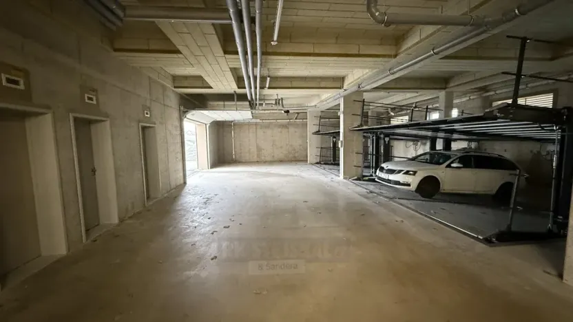 Prodej garážového stání, České Budějovice - České Budějovice 2, Na Zlaté stoce, 13 m2