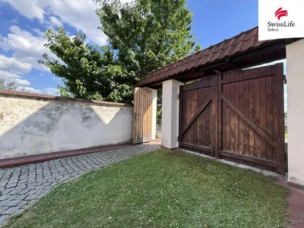 Prodej historického objektu, Praha - Troja, K Bohnicím, 176 m2