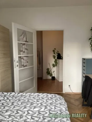 Pronájem bytu 1+1, Praha - Holešovice, U elektrárny, 30 m2