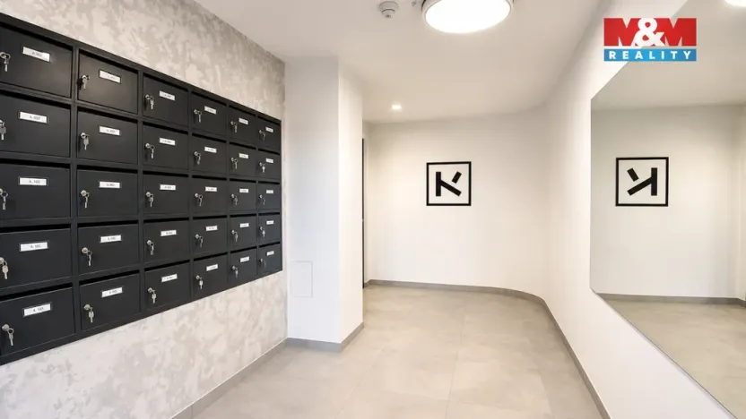 Pronájem bytu 2+kk, Praha - Hloubětín, Kardašovská, 39 m2