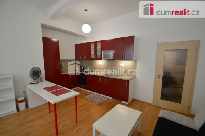 Pronájem bytu 1+kk, Praha - Nusle, Bartoškova, 38 m2